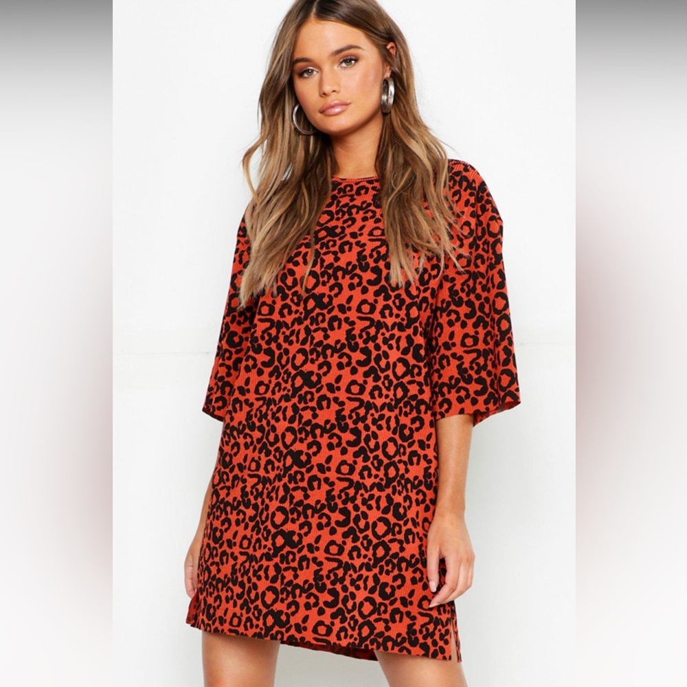 NWT Oversized Orange & Black Leopard Short Sleeve Ribbed Shift Dress